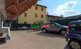 Casa indipendente con area esterna
