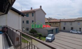 Trelocali con posto auto